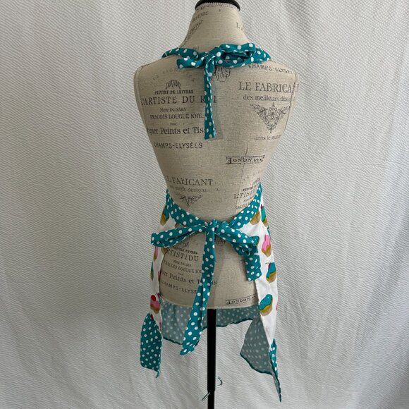 Gourmet Club Cupcake Print Cotton Apron With Polka Dot Ruffles & Pockets OSFM - Picture 4 of 8